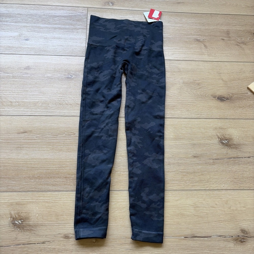 Spanx Ecocare Seamless Leggings‎ Womens Size XS Gray Camouflage Pull On Stretch